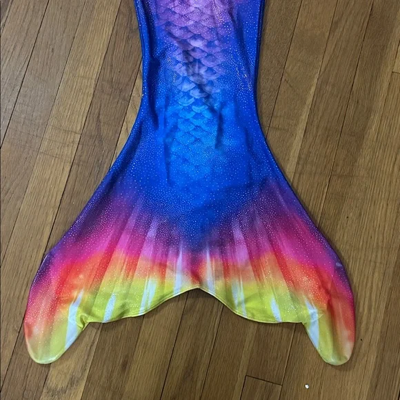 'Limited Edition' Adult Fin-Fun Mermaid Tail - Picture 4 of 7